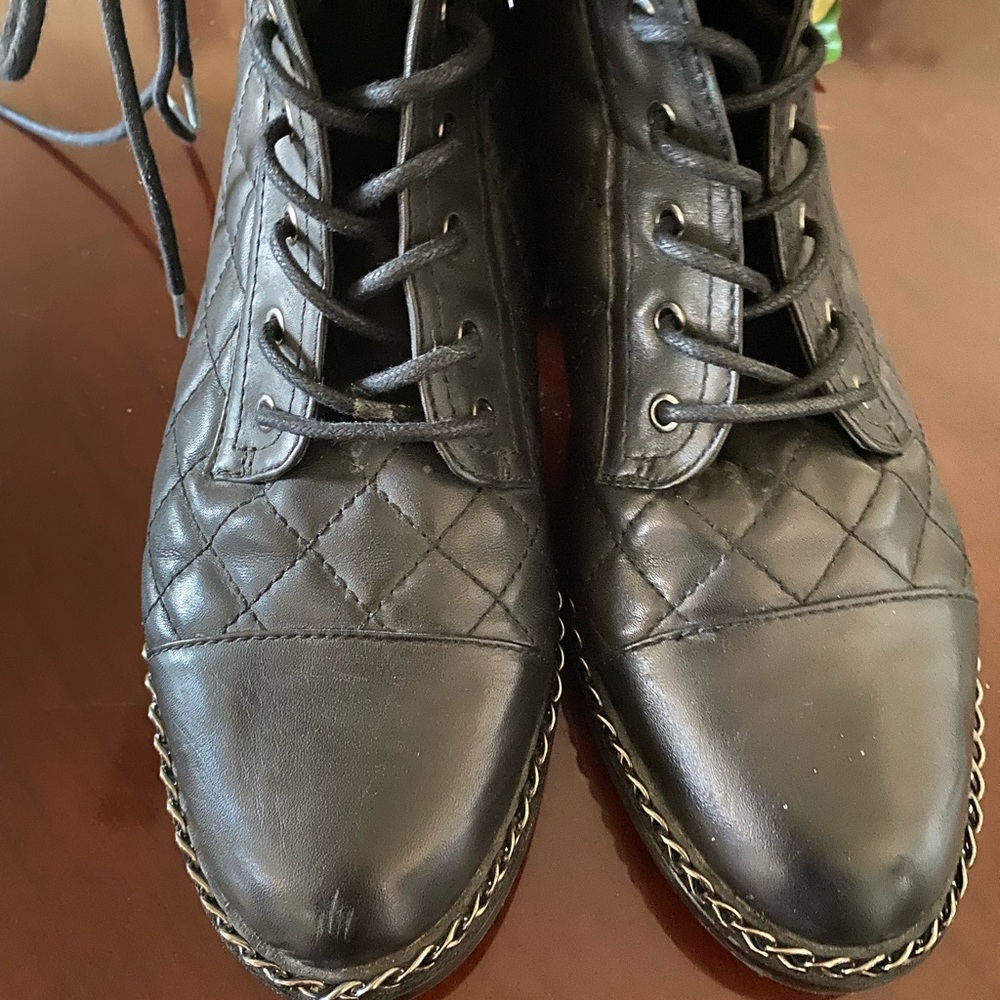 Vince Camuto Joanie Black Quilted Leather Lace Up Boots